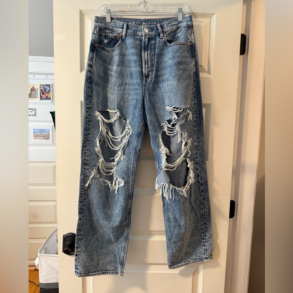 American eagle distressed baggy jeans
